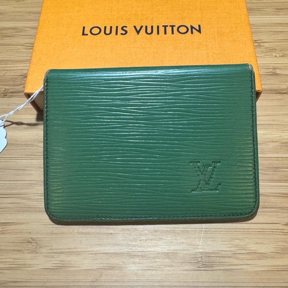 Louis Vuitton Green Epi Wallet Cardholder - Picture 1 of 13